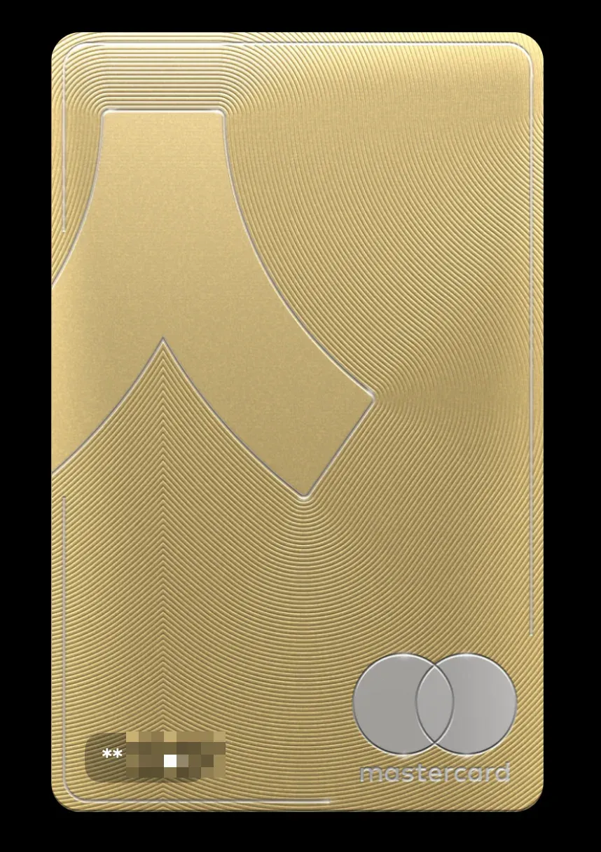 Ready 金色 Metal 自託管 Mastercard 卡面,左下角卡號後四碼已用馬賽克遮蔽